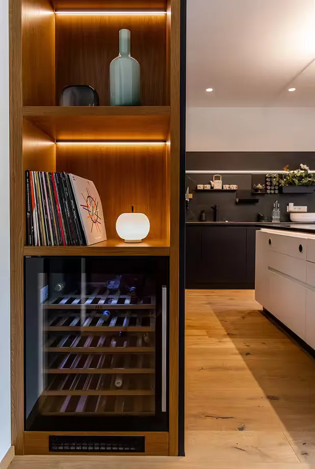 Kitchen Schüller C · Říčany U Prahy - 2022 · crystal white and onyx black — photograph 13