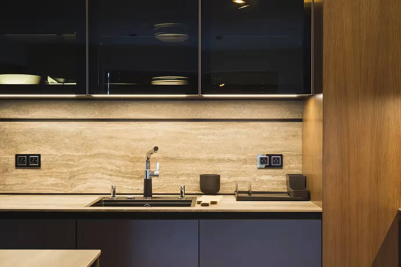 Kitchen Schüller C · Praha 4 - 2020 · brushed titanium — photograph 1