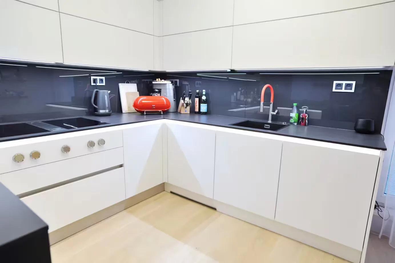 Kitchen next125 · Praha 10 - 2018 — photograph 6