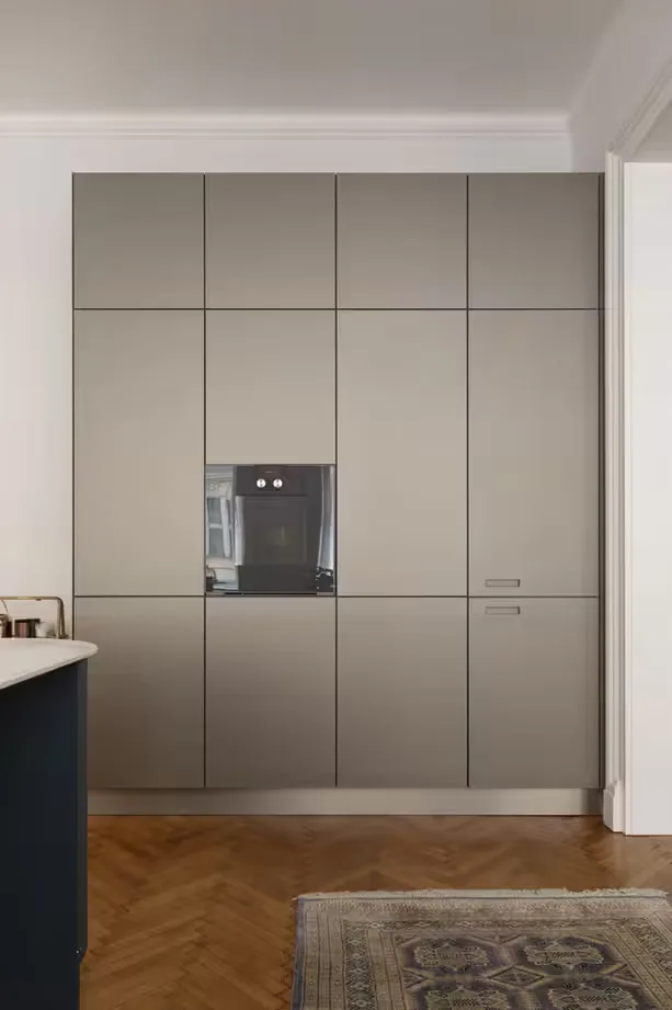 Kitchen Schüller C + wall next125 · Praha 1 - 2022 — photograph 1