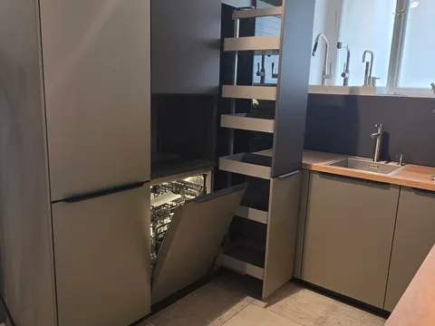 Schüller kitchen — 190 000 Kč