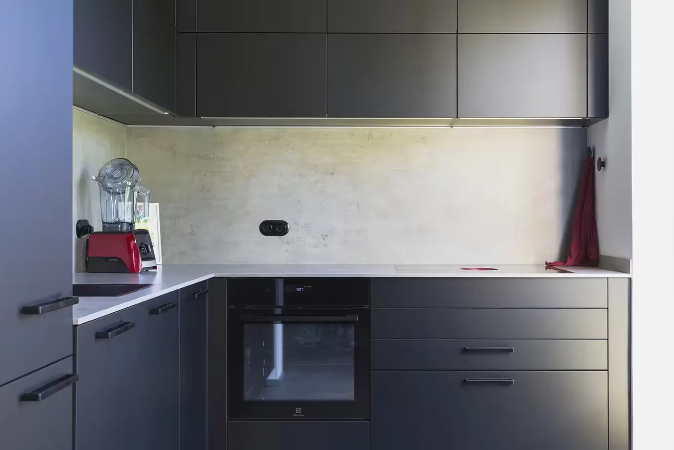 Kitchen Schüller C · Praha 4 - 2020 · matt lacquer and flat renovation — photograph 11