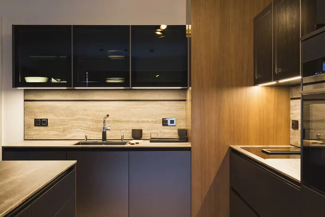 Kitchen Schüller C · Praha 4 - 2020 · brushed titanium — photograph 6