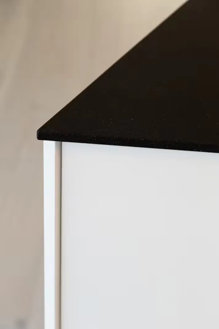 Kitchen Schüller C · Praha 5 - 2020 · matt white lacquer — photograph 5