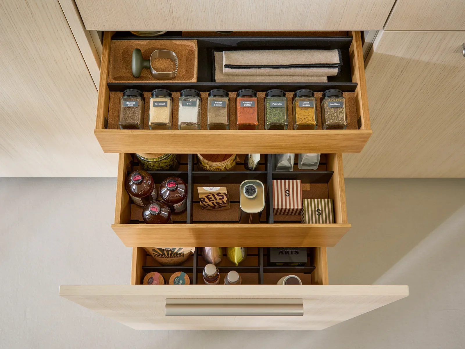next125 drawer organisation, manufacturer photograph